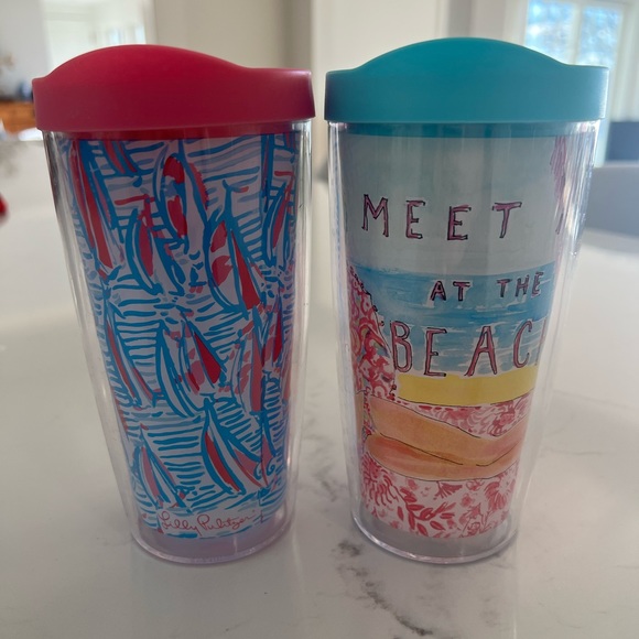 Set of 2 Lilly Pulitzer Tumblers with Lids - Picture 2 of 4